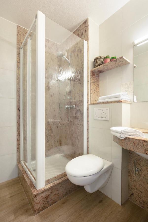 Hotel Le Collier Antibes Ngoại thất bức ảnh