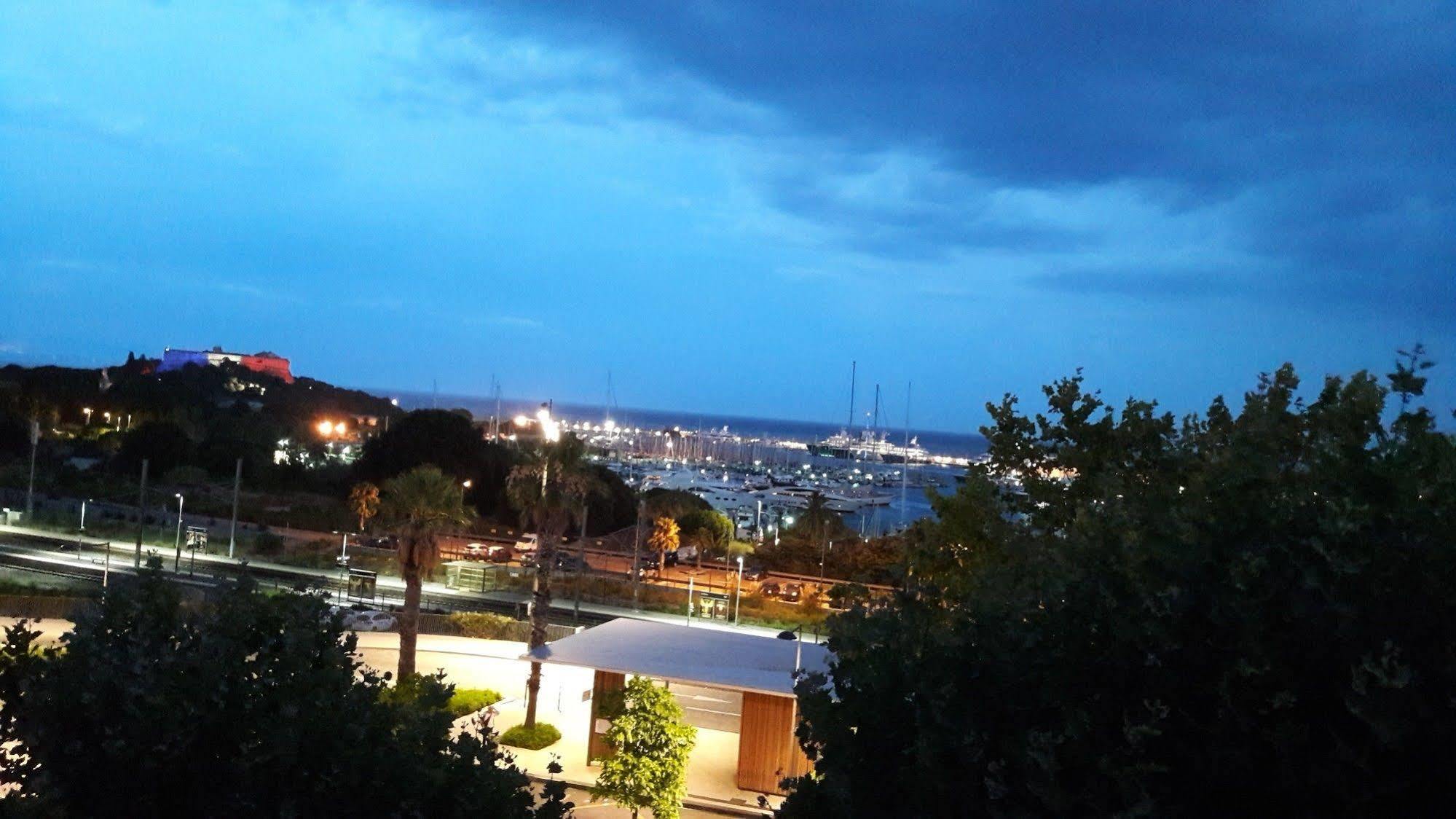 Hotel Le Collier Antibes Ngoại thất bức ảnh