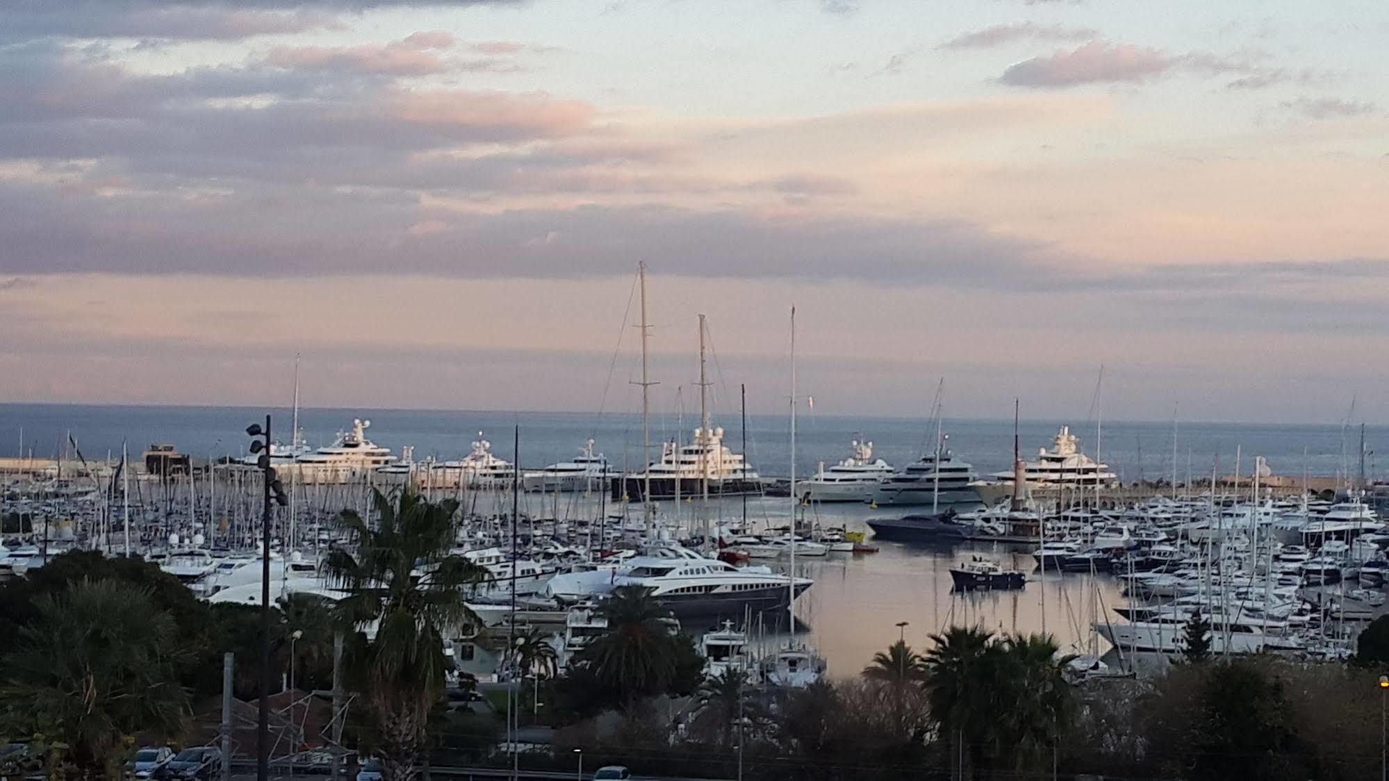 Hotel Le Collier Antibes Ngoại thất bức ảnh